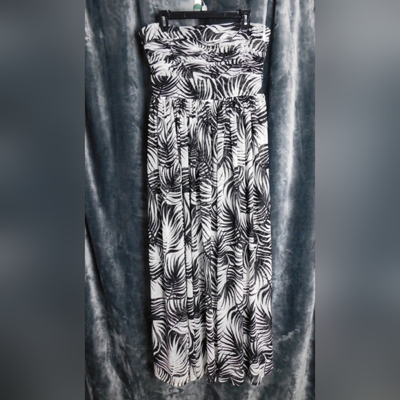 NWT Strap or Strapless Mesh Maxi Dress Plus Size 16 by White House Black Market - Picture 3 of 9